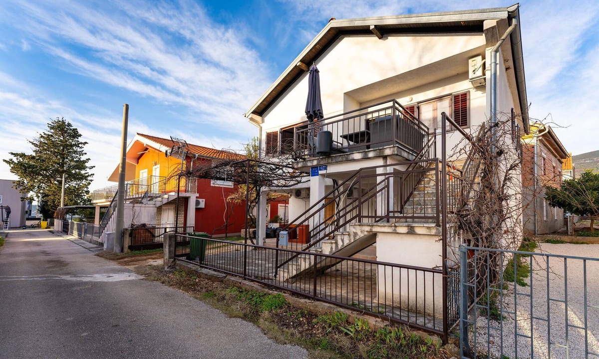 Gornji Karin Apartment | 1 bedroom awesome apartment in Gornji Karin