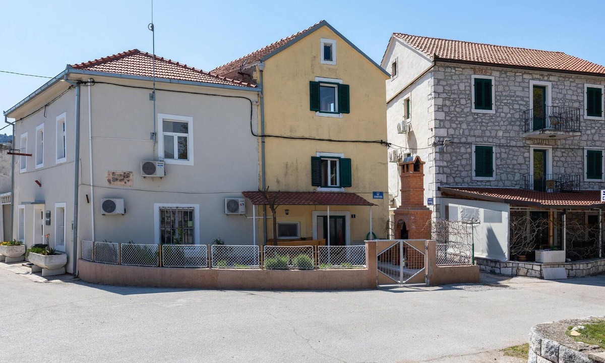 Opuzen House | 3 bedroom amazing home in Opuzen