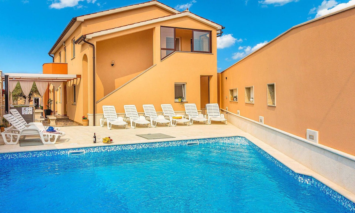 Galizana Apartment | 4 bedroom cozy apartment in Galizana