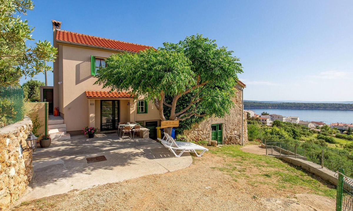 Banjol House | Amazing home in Banjol with WiFi