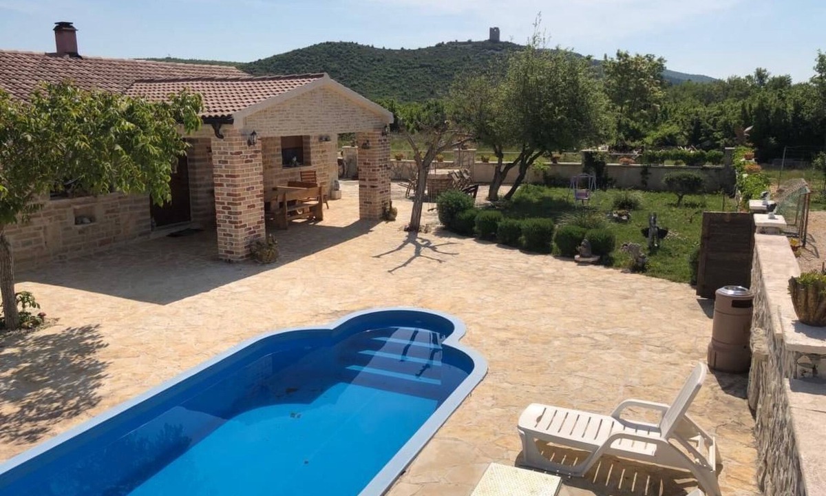 Stankovci House | Anita 2 mit Pool by Interhome