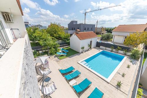 Kastel Stari Apartment | Apartman Luci - Private Heated pool