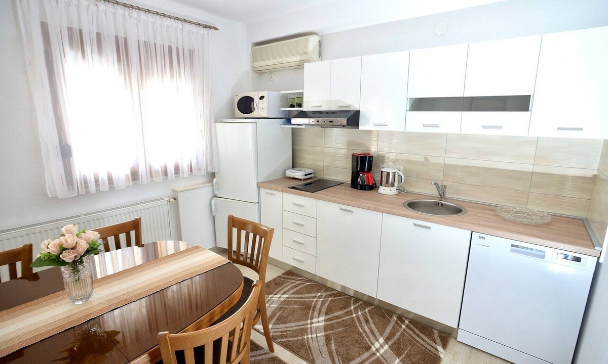 Vir Apartment | Apartment for 4-6 persons | Air conditioning, satellite TV, internet, BBQ