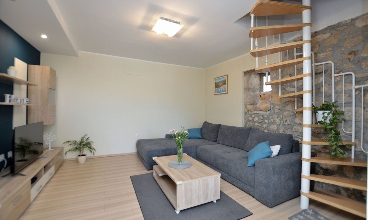 Sveta Jelena Apartment | Apartment Hill (94461-A1) - Sv.Jelena