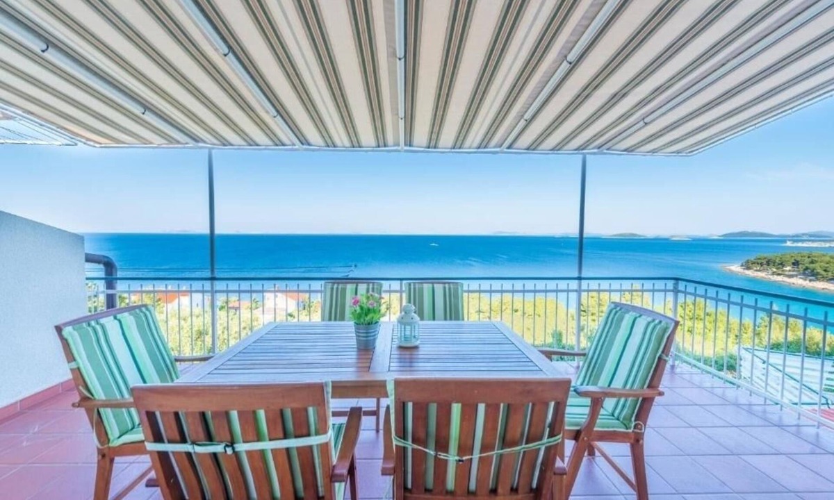 Susica Apartment | Apartment in Murter with Seaview, Terrace, Air condition, WIFI (5026-3)