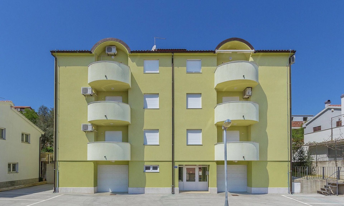 Premantura Apartment | Apartment in Premantura with Seaview Balcony