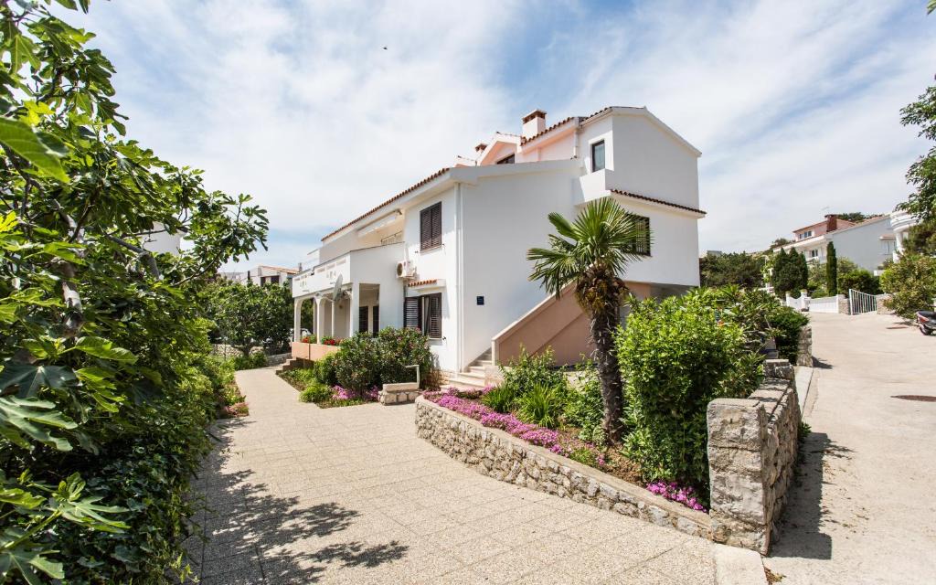 Baska Apartment | Apartment Kricin