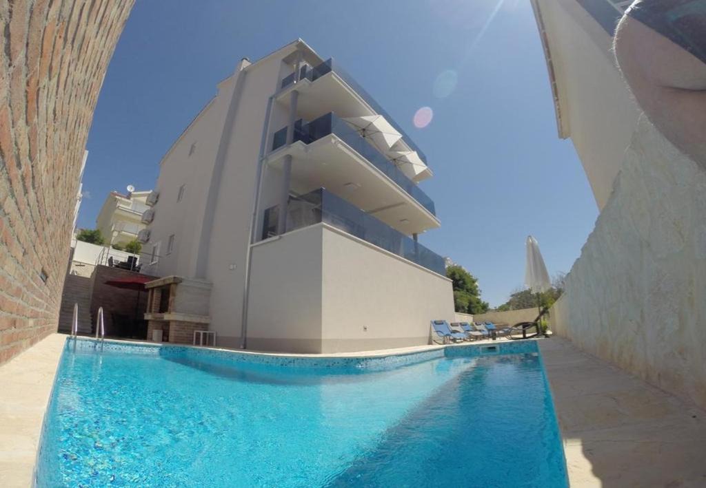 Okrug Gornji Apartment | Apartment Marinela - with pool