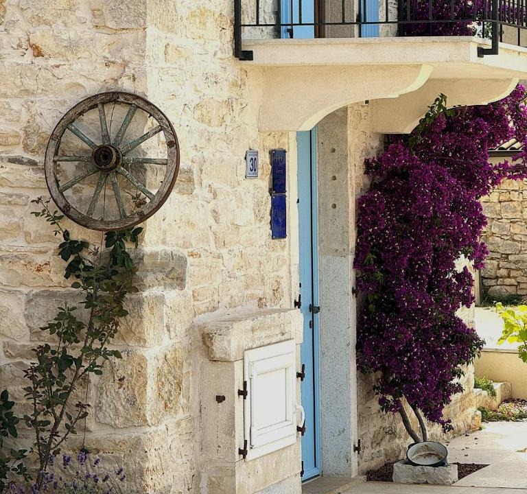 Vabriga Apartment | Apartment Valerija, stone house with sea view
