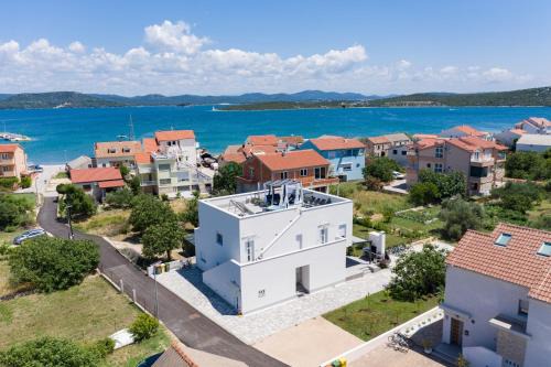 Betina Apartment | Apartments by the sea Betina, Murter - 20450