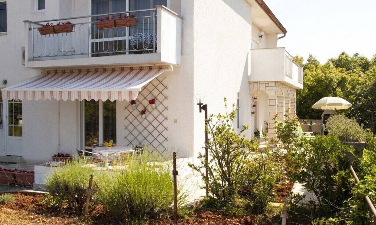 Vrbnik Apartment | Apartments Marija, (11231), Vrbnik, hr