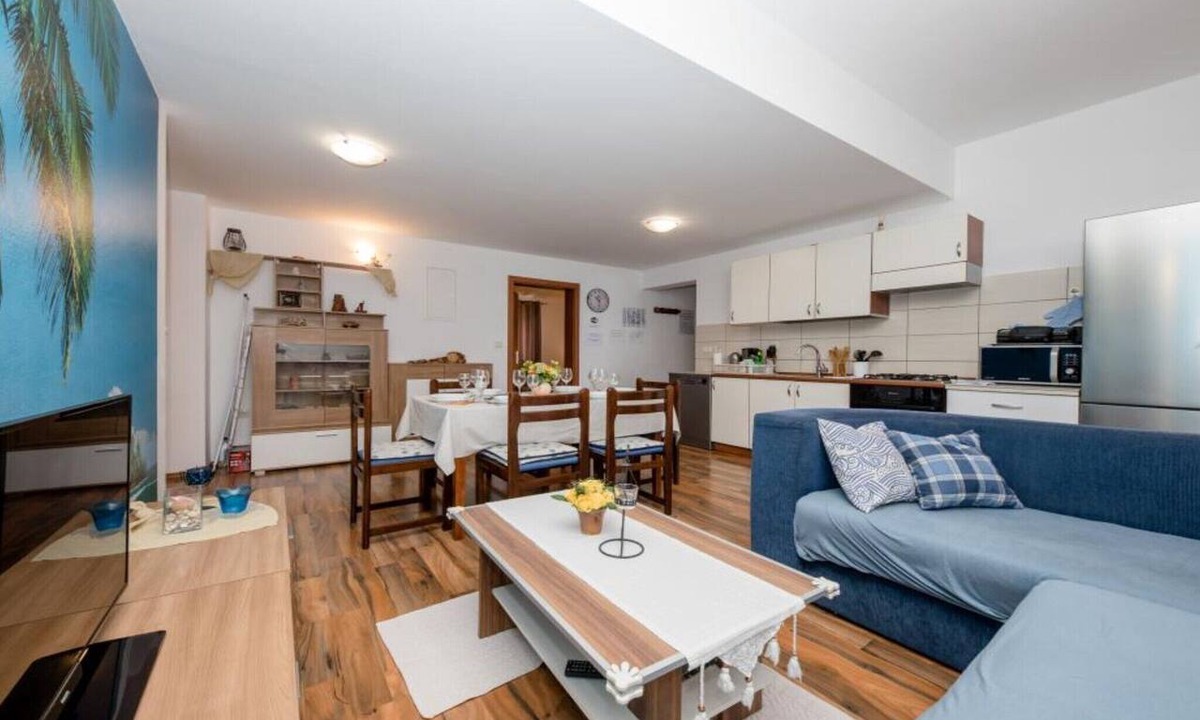 Mundanije Apartment | Apartments Scerbe Gordana & Miljenko Rab - Three Bedroom Apartment with Terrace (2)