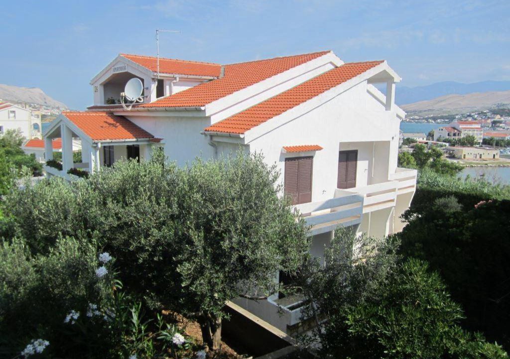 Pag House | Apartments Valentić