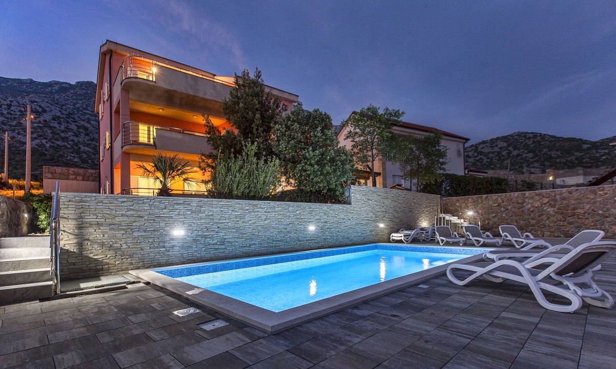 Cesarica Apartment | Apartments Villa Dina - Ribarica, Karlobag, Croatia