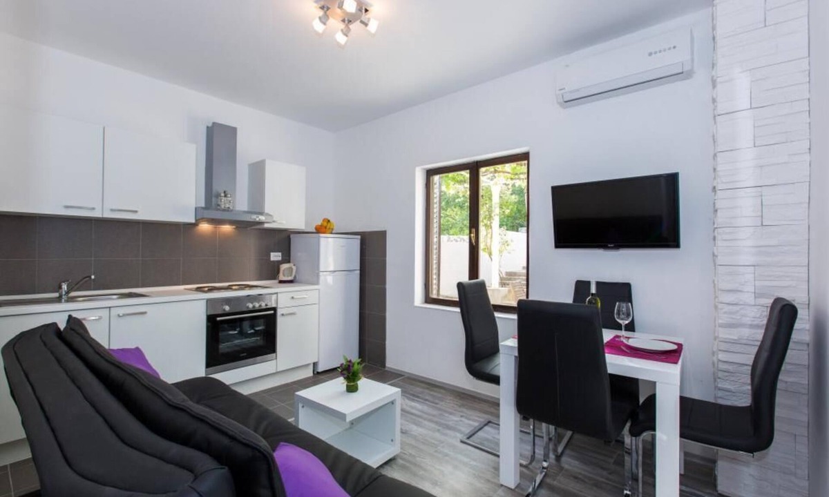 Rozat Apartment | Apartments Villa Roza