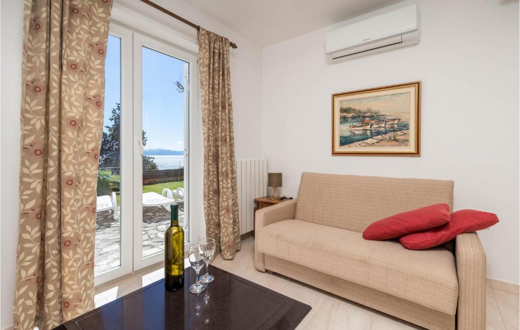 Icici Apartment | Awesome Apartment In Icici With Wifi