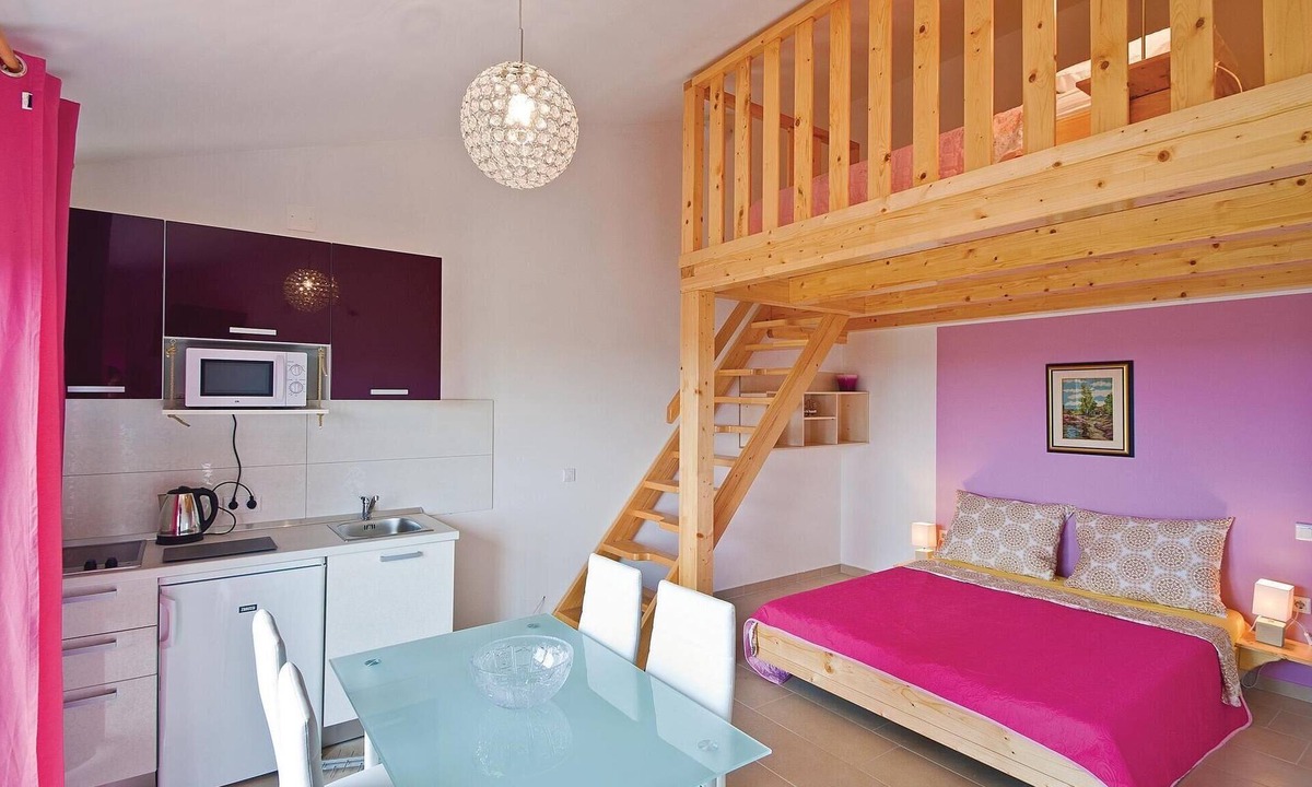 Valdebek Apartment | Awesome apartment in Pula with WiFi