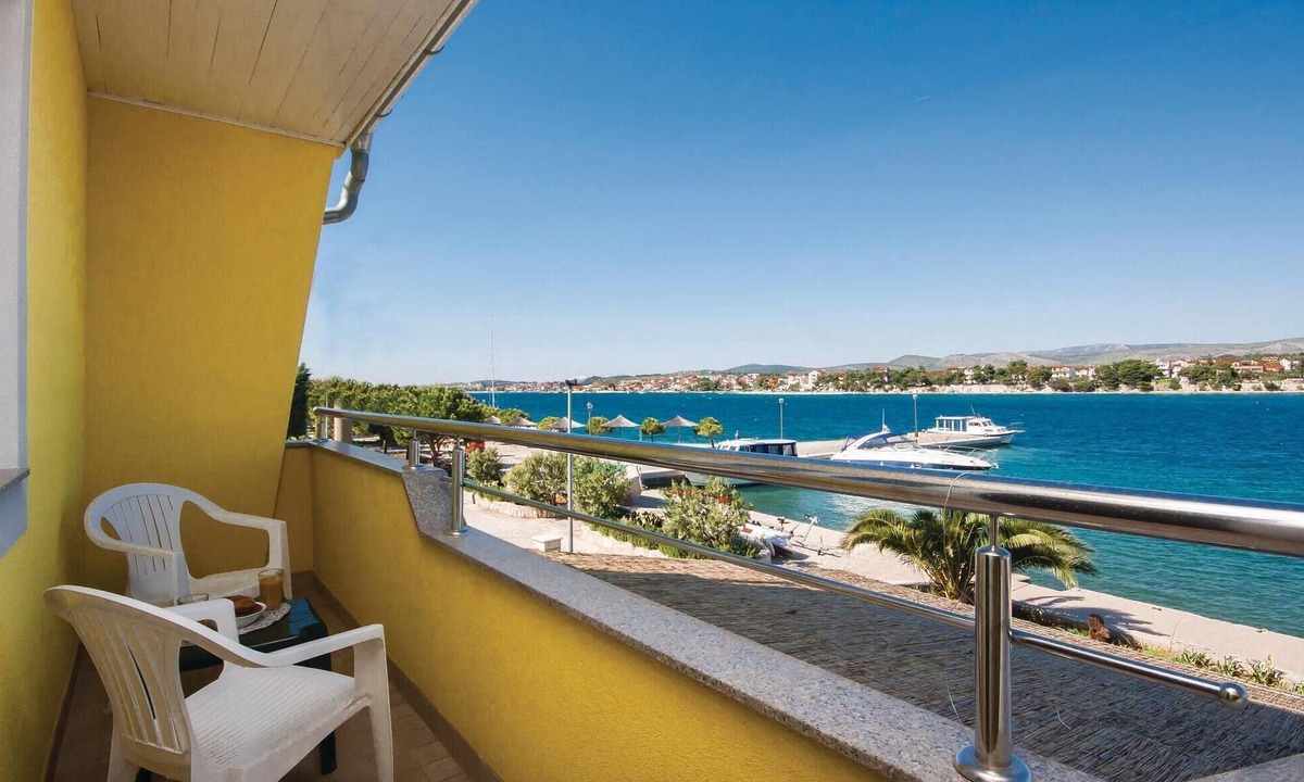 Krapanj Apartment | Awesome apartment in Sibenik with house sea view
