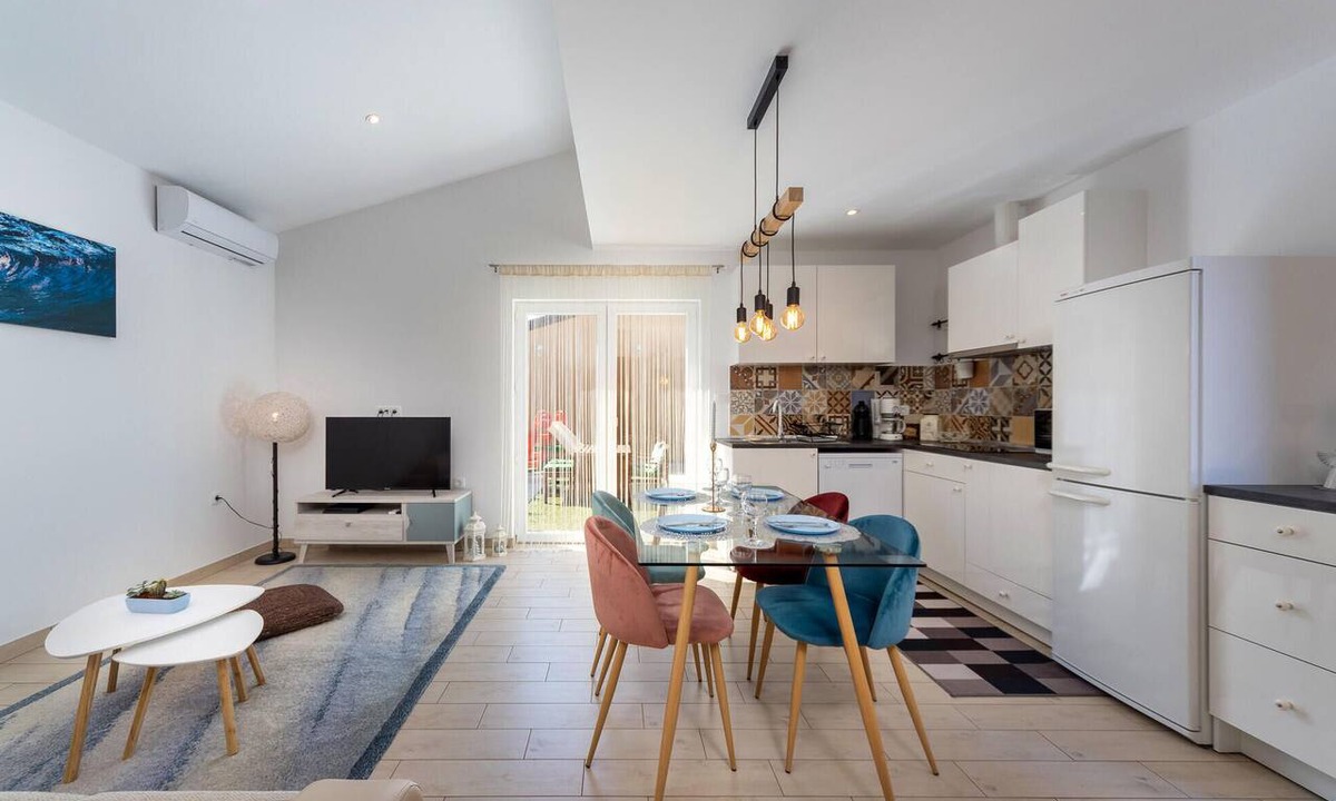 Smrika Apartment | Awesome apartment in Smrika with WiFi