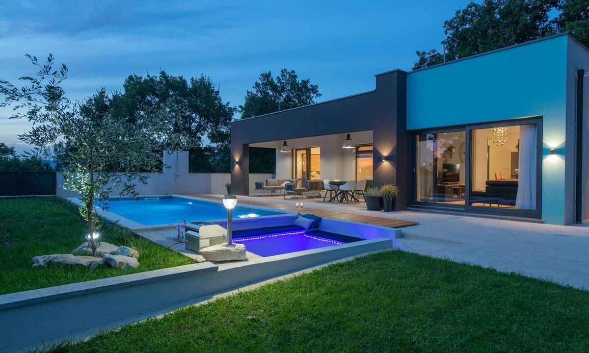 Boljevici House | Awesome home in Krsan with sauna