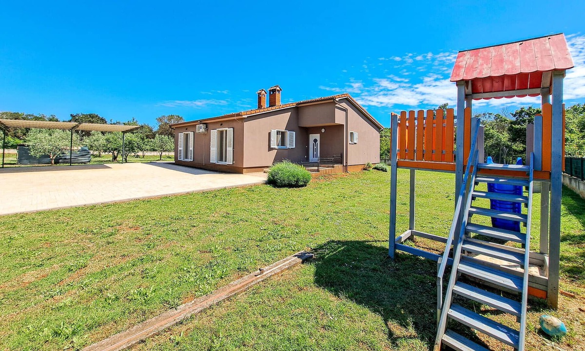 Sikici House | Awesome home in Pula with WiFi