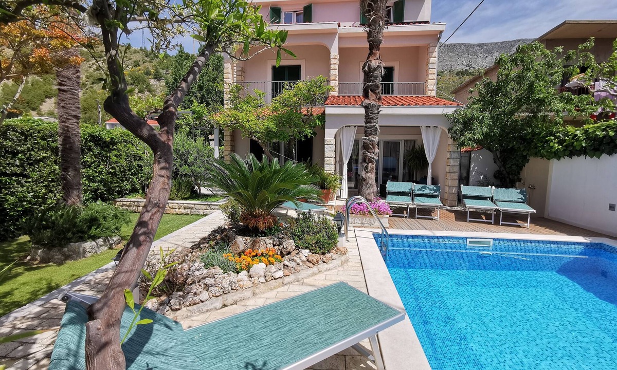 Duce Villa | Beachfront Villa Omiš – 20m from Sea, Heated Pool, Sauna & Top Location