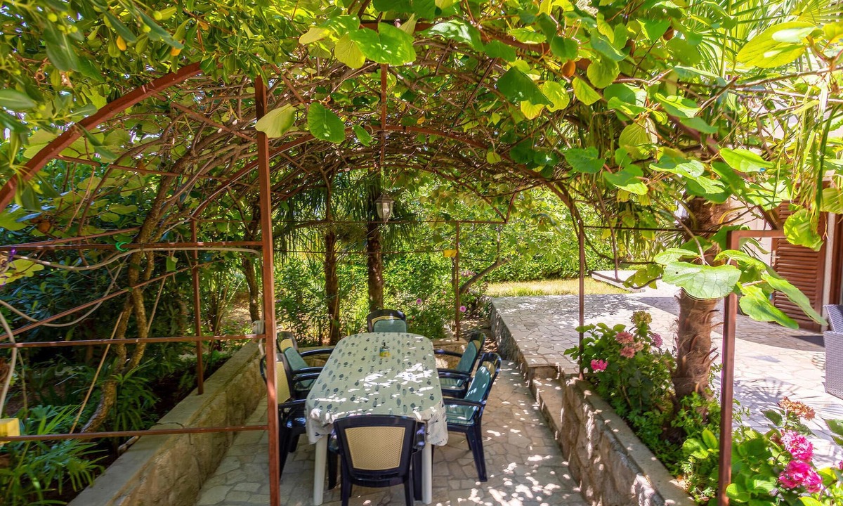Omisalj Apartment | Beautiful apartment in Omisalj with WiFi