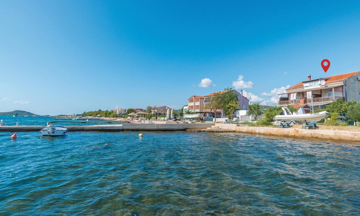 Turanj Apartment | Beautiful apartment in Turanj with WiFi