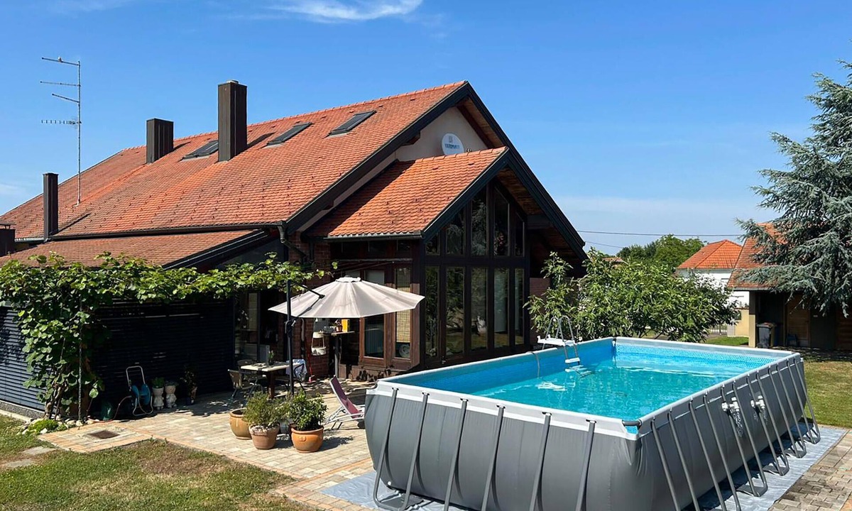 Donji Kraljevec House | Beautiful home in Cakovec with sauna