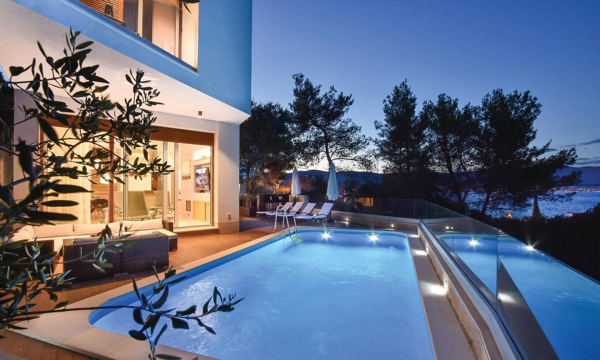 Slatine House | Beautiful home in Slatine
