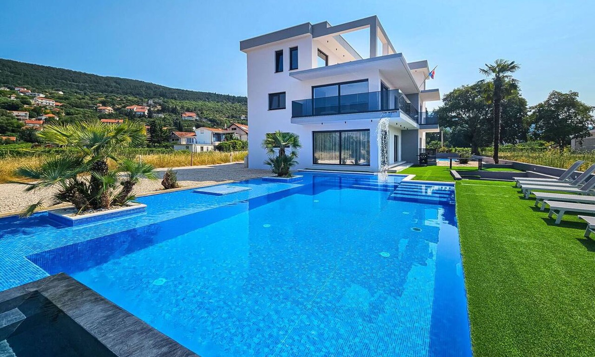 Donji Prolozac Villa | Beautiful private villa for 14 people with A/C, private pool, WIFI, TV, terrace and panoramic view