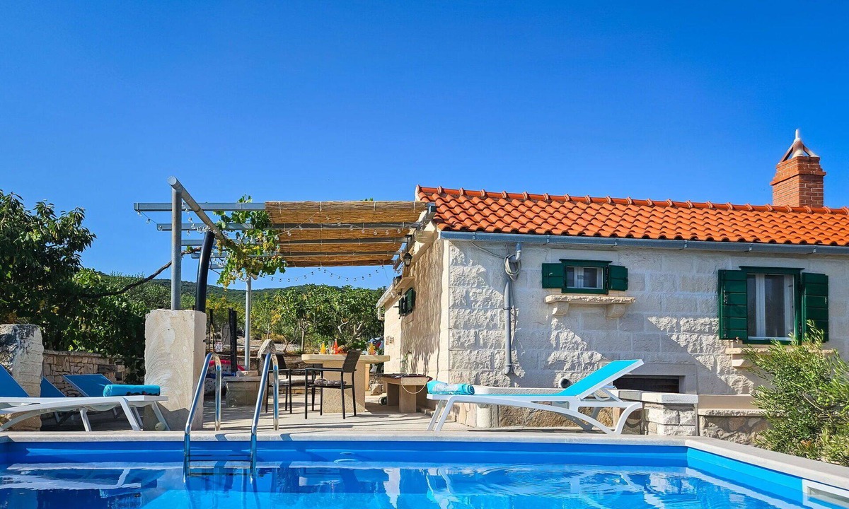 Praznica House | Beautiful private villa for 5 guests with A/C, private pool, WIFI, TV, terrace and panoramic view