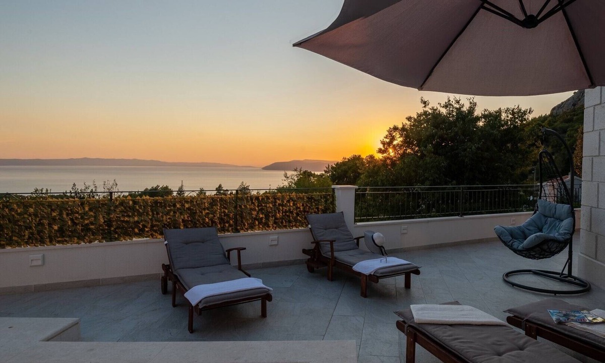 Makarska Villa | Beautiful Villa Libero with a pool jacuzzi sauna bbq family