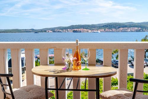 Cove Tri Zala (Zrnovo) Bed & Breakfast | Bed & Breakfast Villa Vrgorac