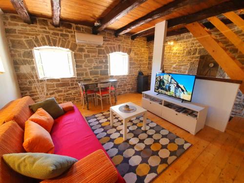 Sveti Bartol House | Casa Leonarda - Charming stone house in the heart of Istria