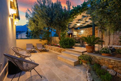 Bol Apartment | Casa ol'Bol - Modern Apartment with Seaview and Private Large Backyard