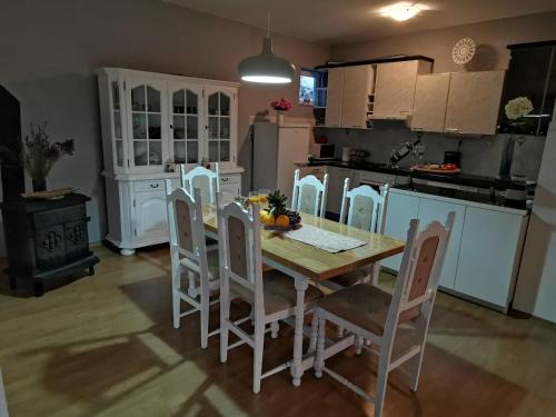 Vrgorac Apartment | Comfort apartment with garage Aria