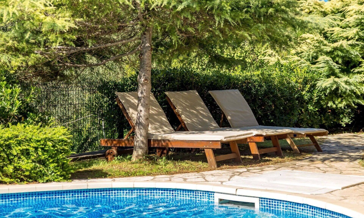 Banjol Apartment | Cosy apartment for 4 people with pool, A/C, WIFI, TV and terrace