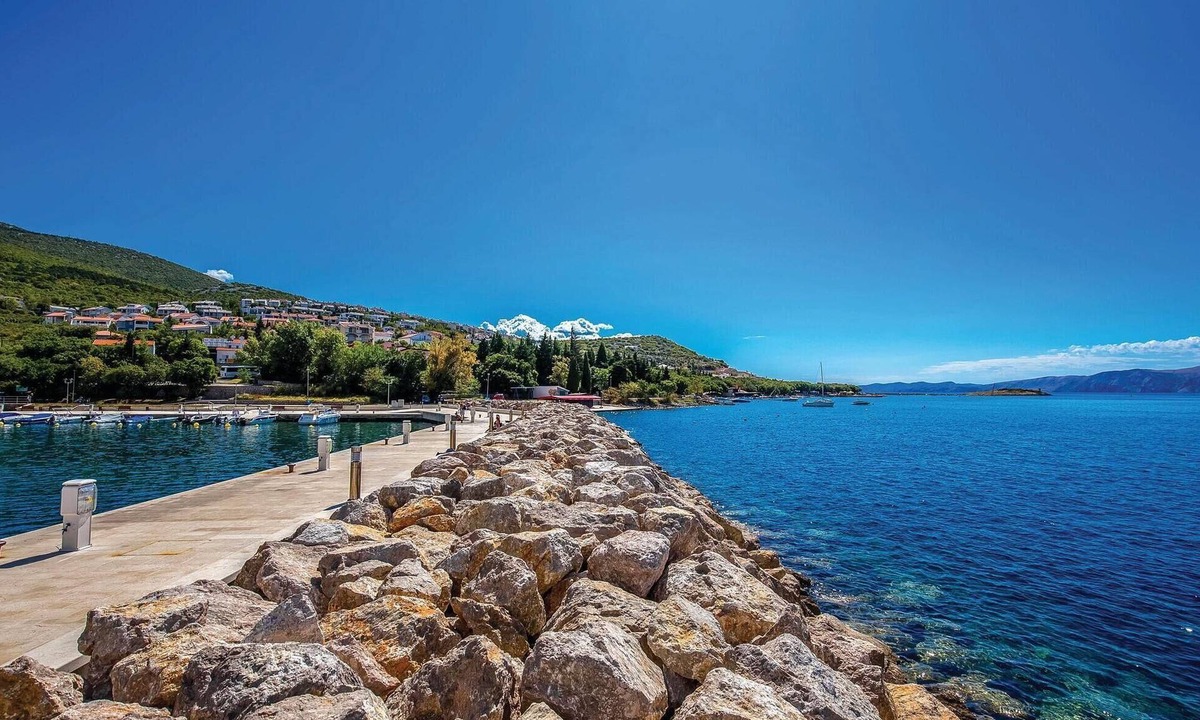 Novi Vinodolski House | Cottage with sea view and great views of the surrounding countryside.