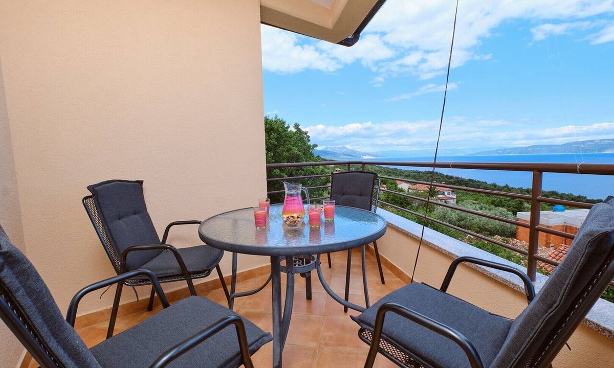 Ravni Apartment | Cozy apartment LARISSA wth sea view 300m from the beach