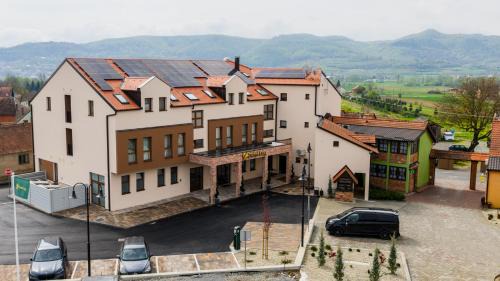 Pozega Hotel | Difuzni hotel Zlatni Lug