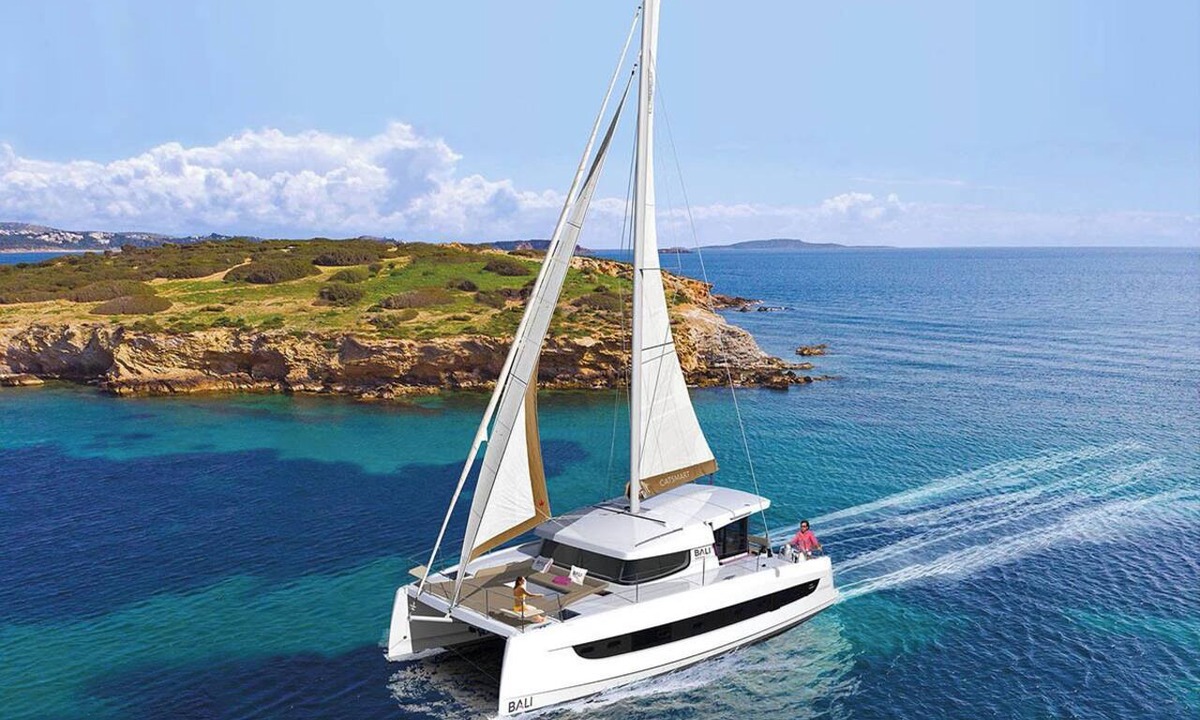 Komolac Boat Rental | Dubrovnik Delight: A Sun-Kissed Sailing Experience