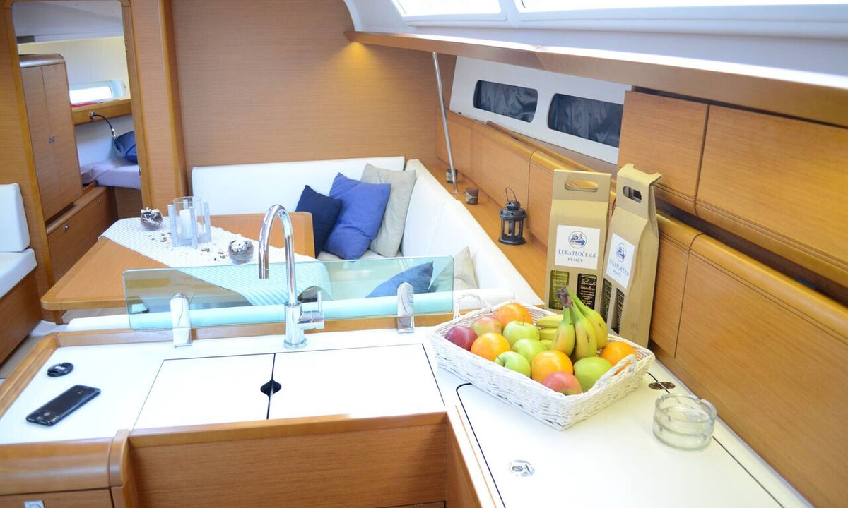 Ploce Boat Rental | Dubrovnik Delight: Sun-soaked Sailing Adventure