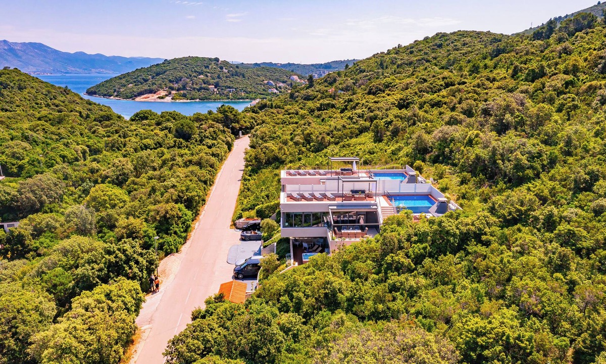 Zrnovo Villa | Exceptional 3-bedroom Villa with Private Pool in delightful Korčula island
