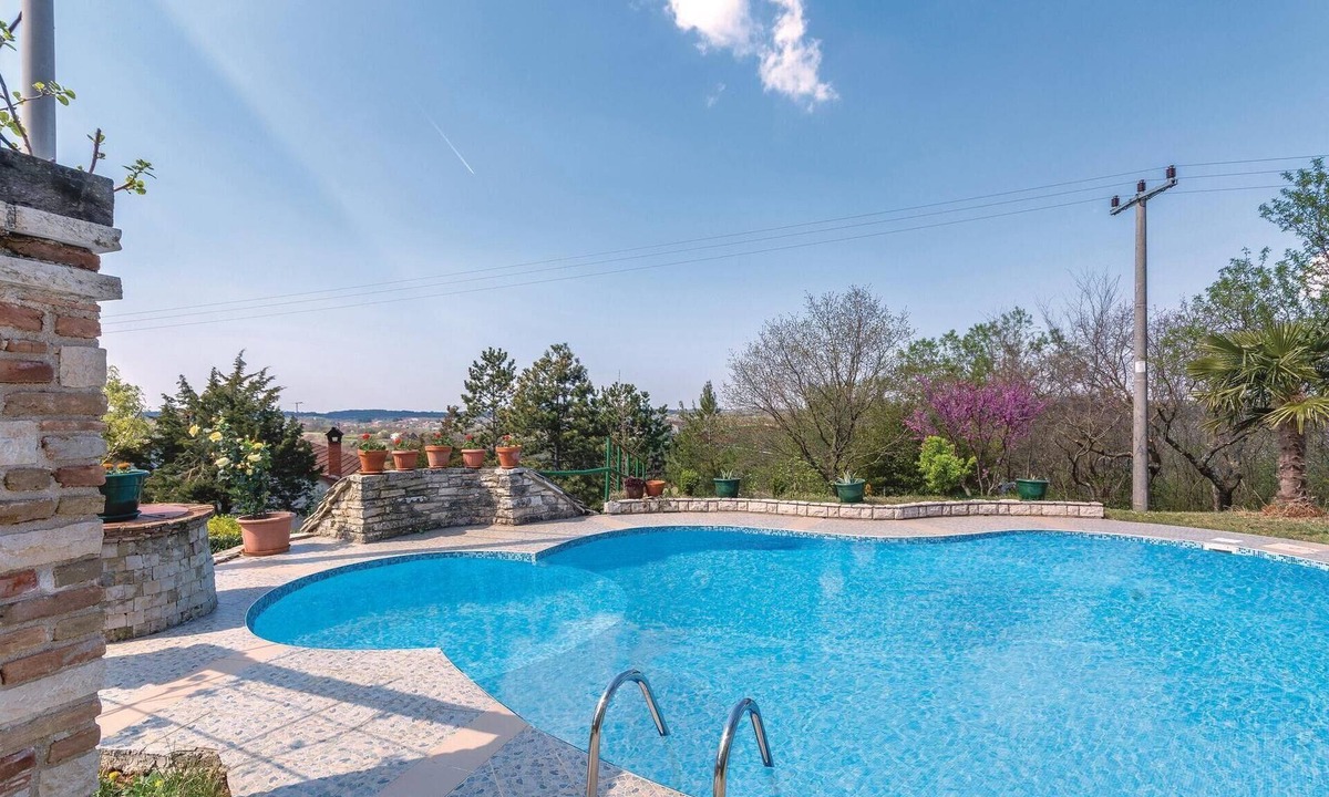 Jezenj Apartment | Gorgeous apartment in Veli Jezenj with WiFi