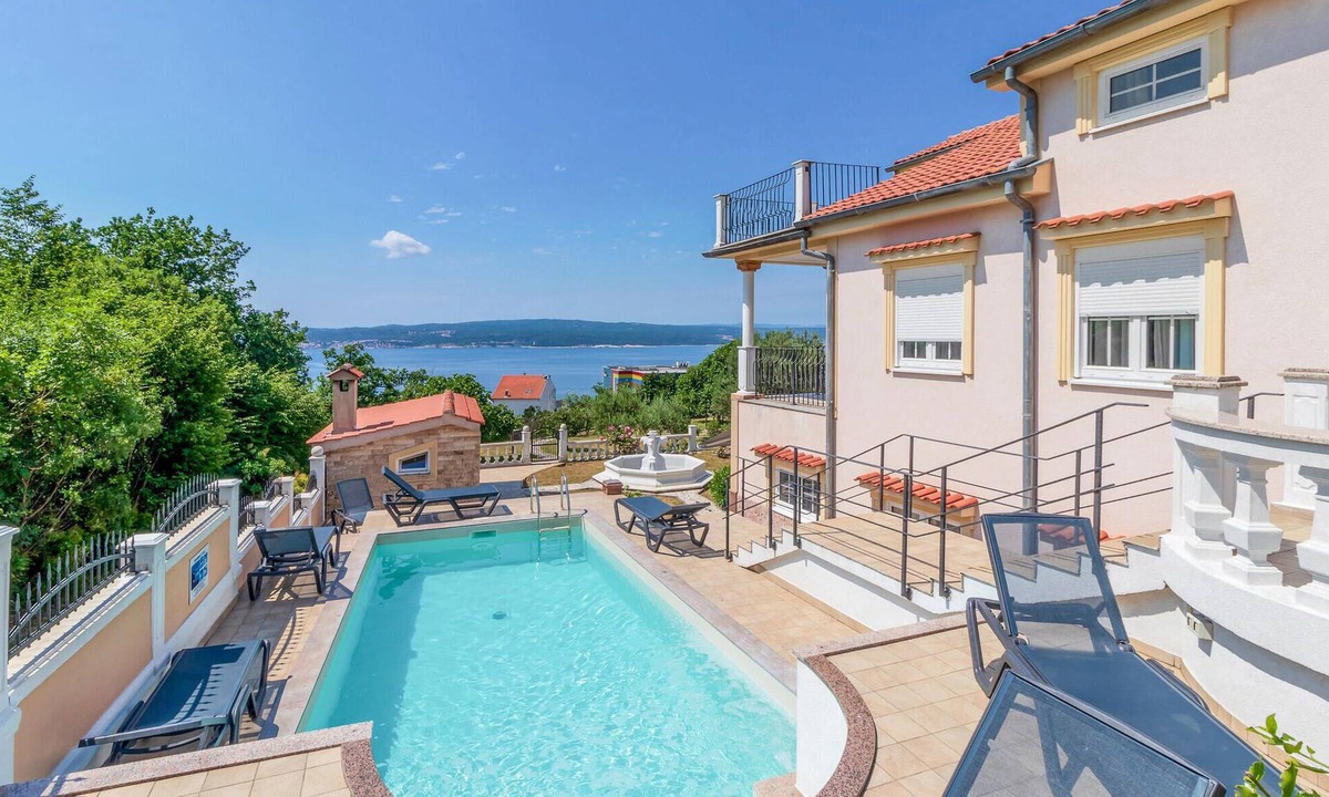Crikvenica House | Gorgeous home in Dramalj