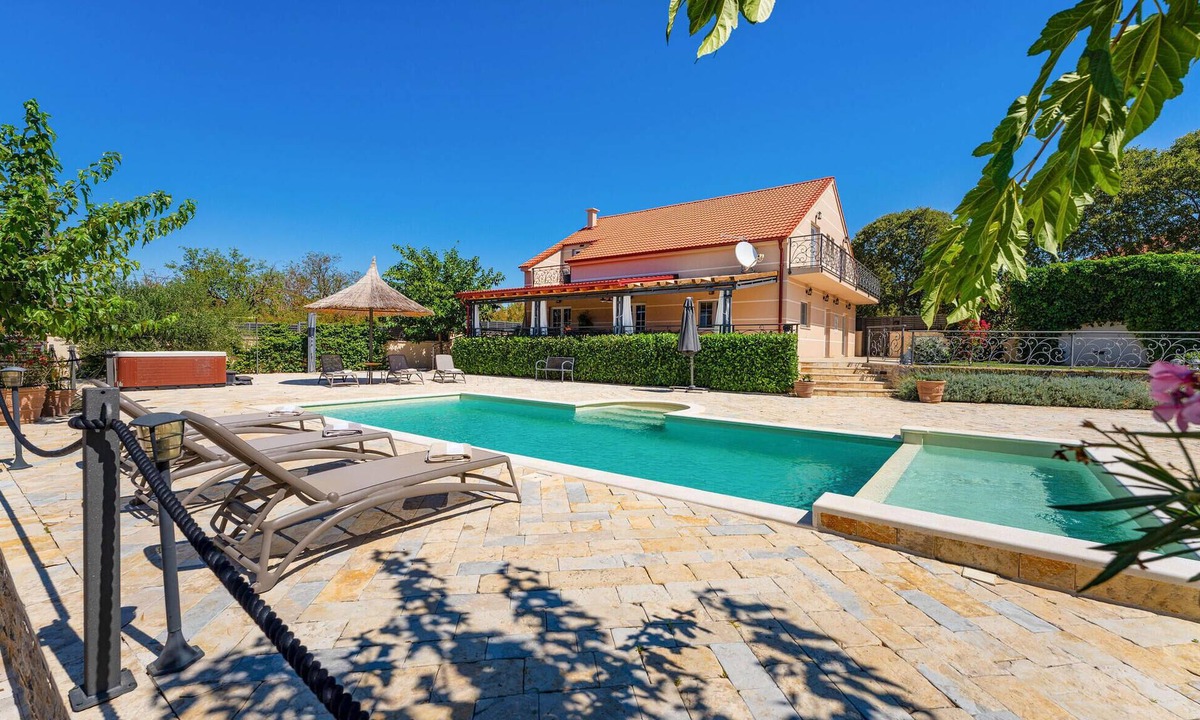 Kakma House | Gorgeous home in Kakma with private swimming pool, can be inside or outside