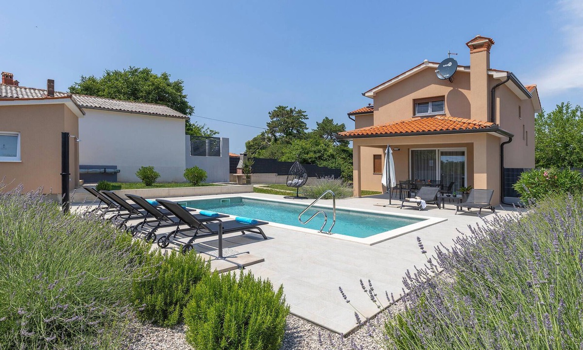 Boljevici House | Gorgeous home in Krsan