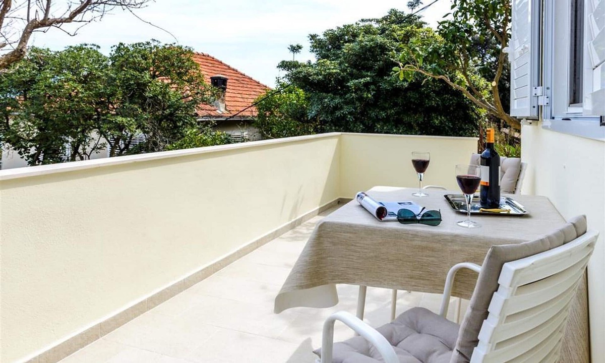 Molunat Apartment | Guest House Rooms Rose - Studio with Terrace
