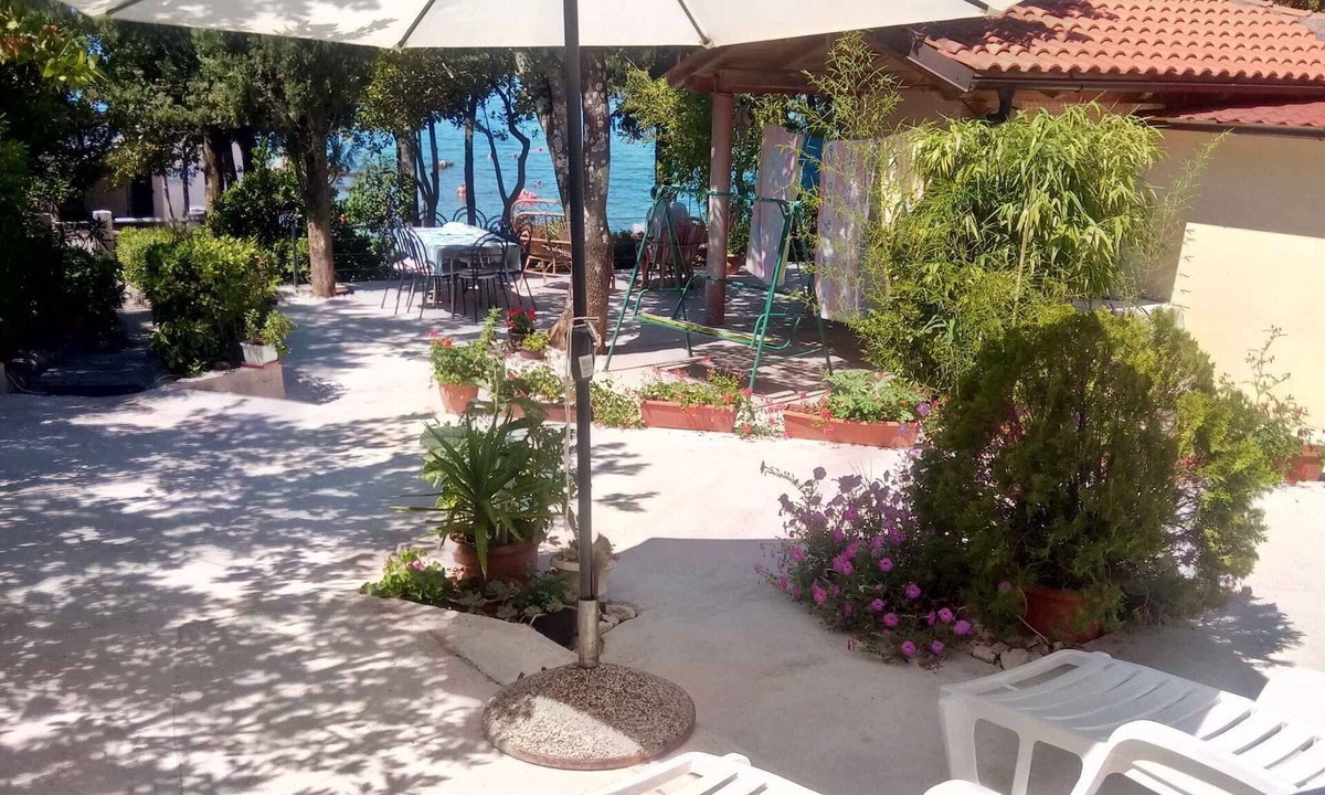Kraljevica Apartment | Holiday apartment First row to the sea